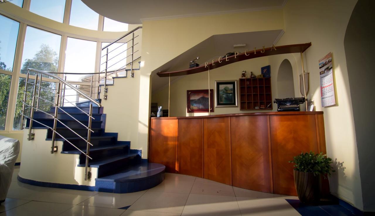Hotel Ana Gospić Dış mekan fotoğraf