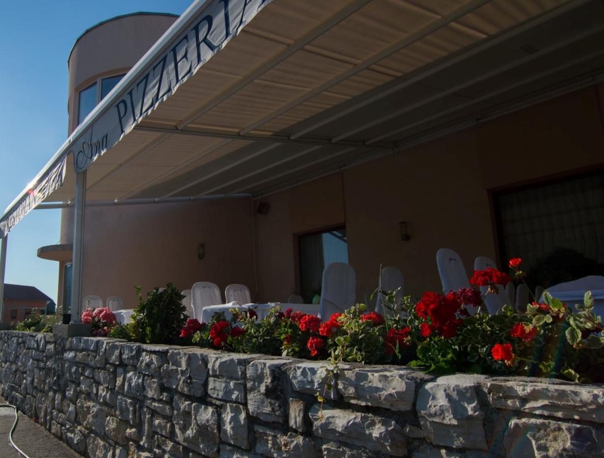 Hotel Ana Gospić Dış mekan fotoğraf