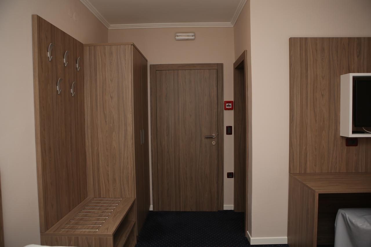 Hotel Ana Gospić Dış mekan fotoğraf