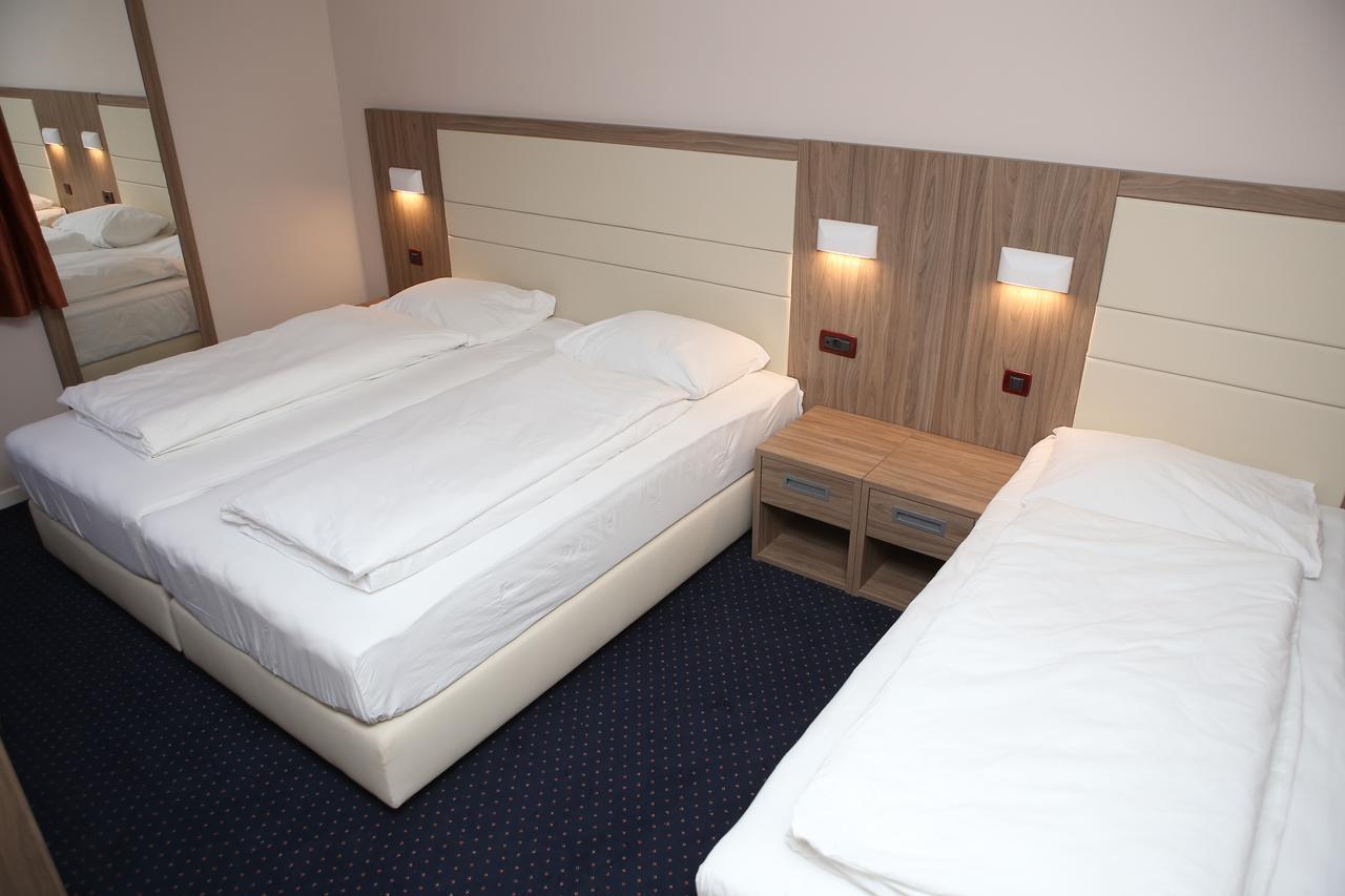 Hotel Ana Gospić Dış mekan fotoğraf