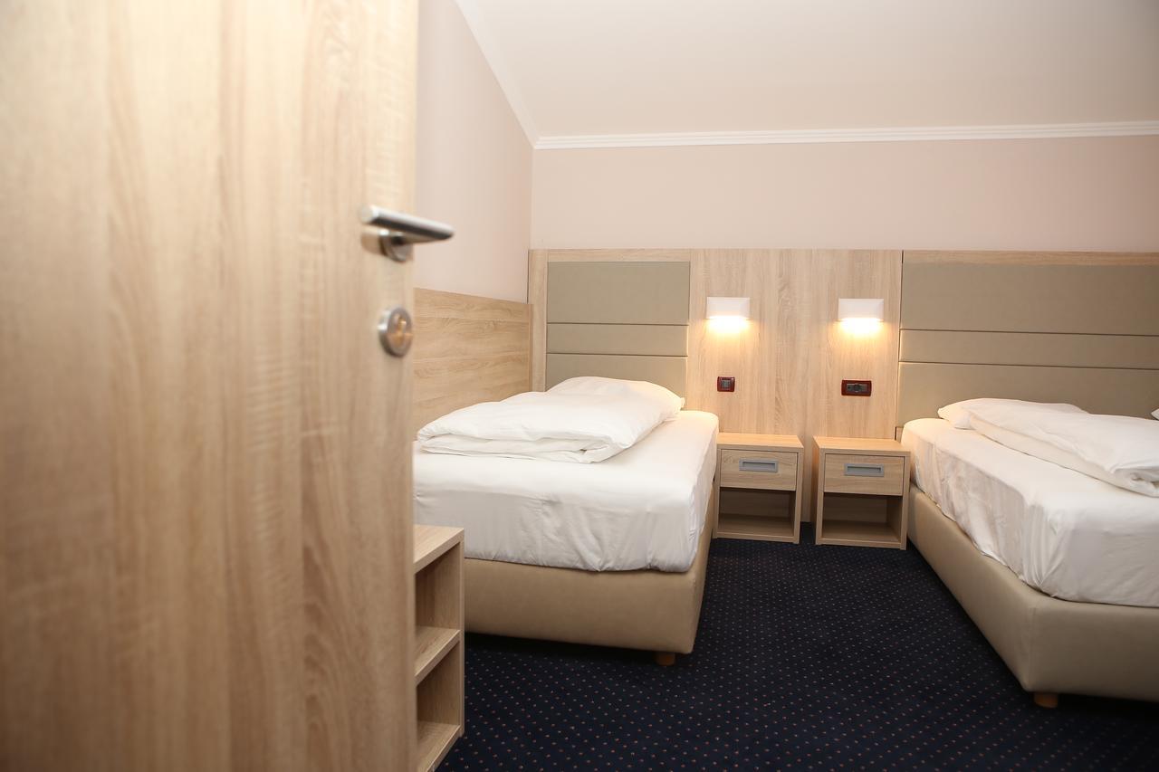 Hotel Ana Gospić Dış mekan fotoğraf