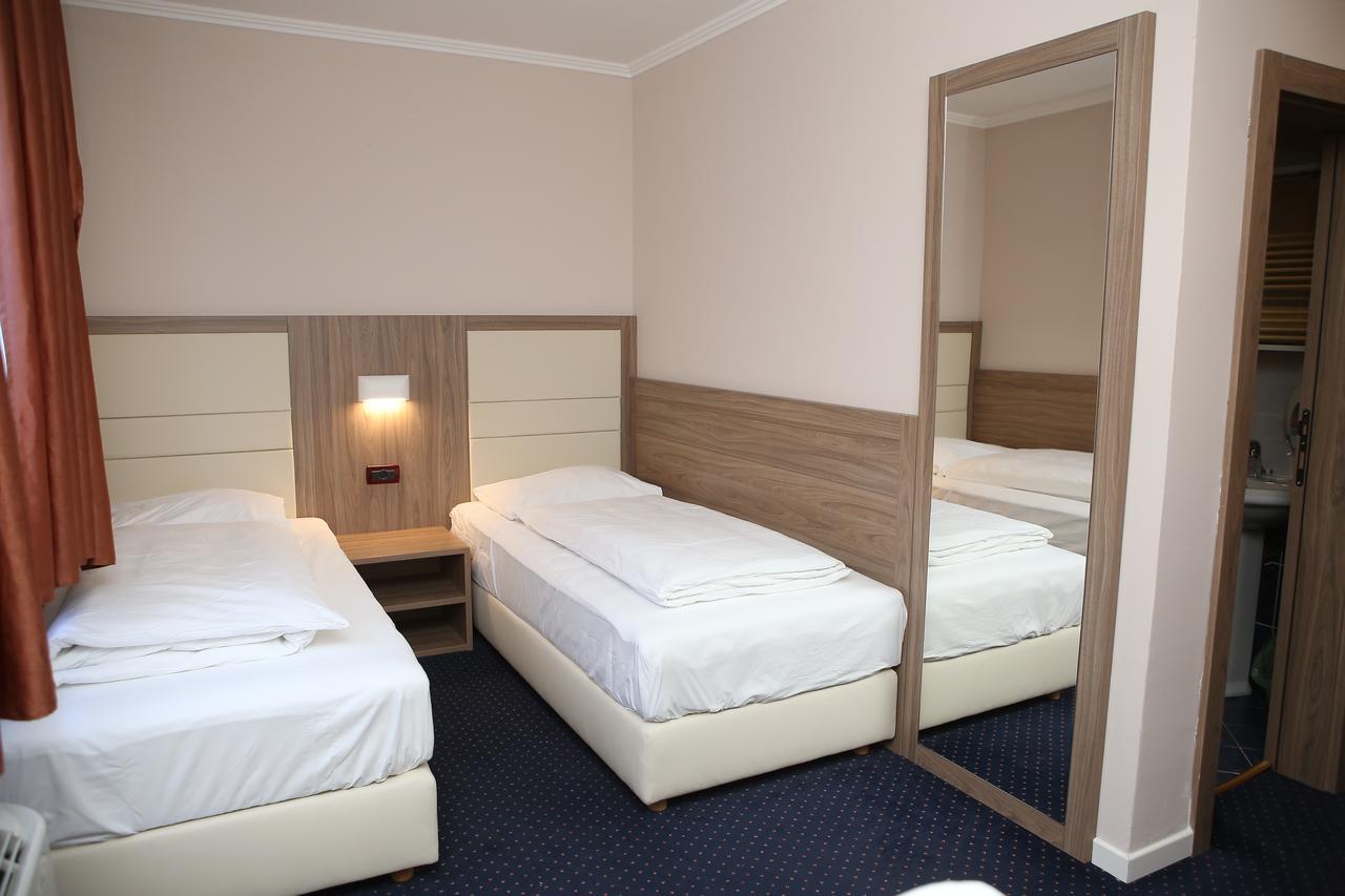 Hotel Ana Gospić Dış mekan fotoğraf
