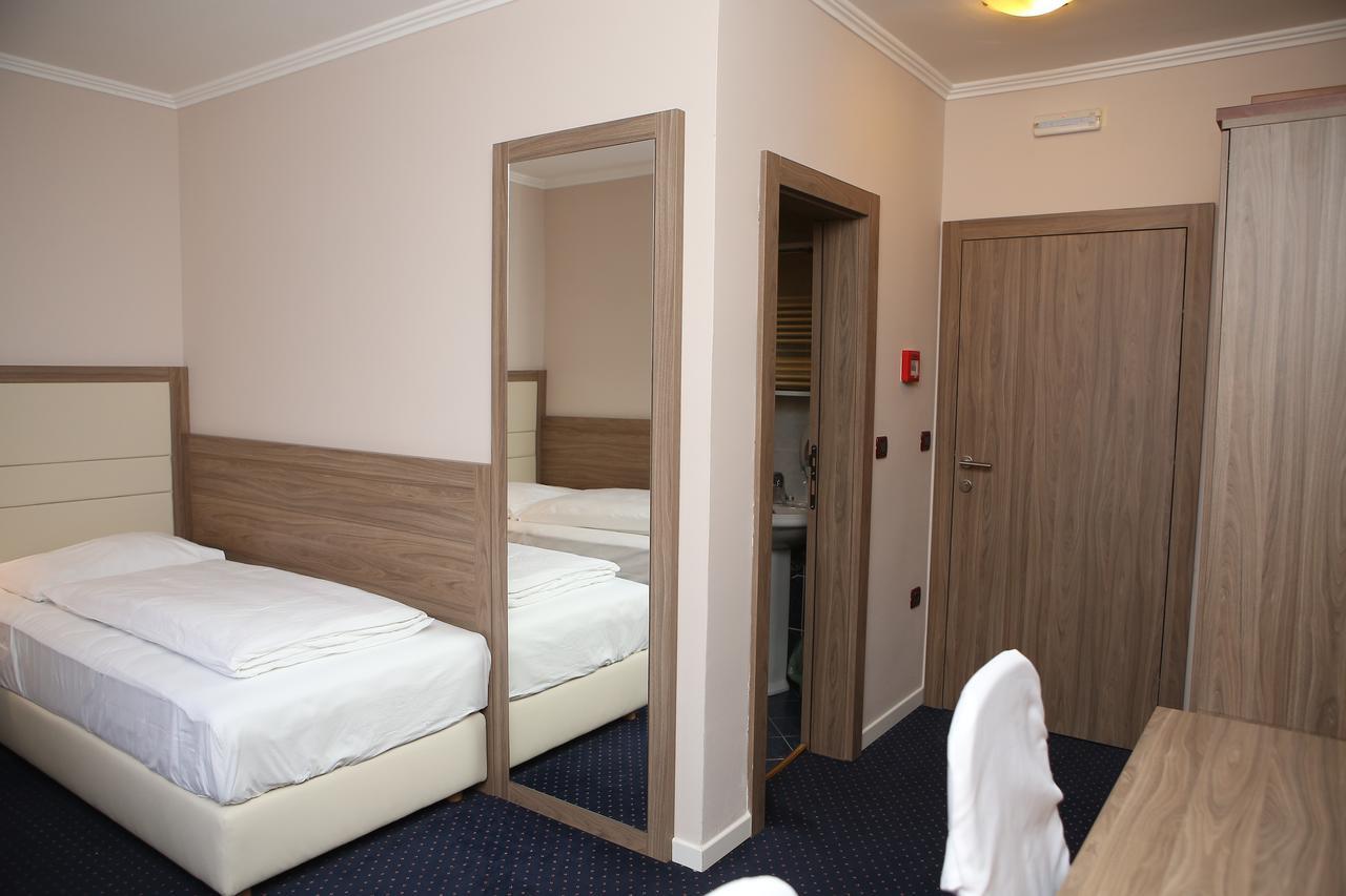 Hotel Ana Gospić Dış mekan fotoğraf