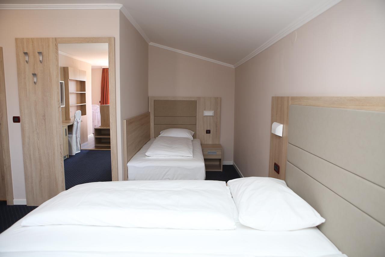 Hotel Ana Gospić Dış mekan fotoğraf